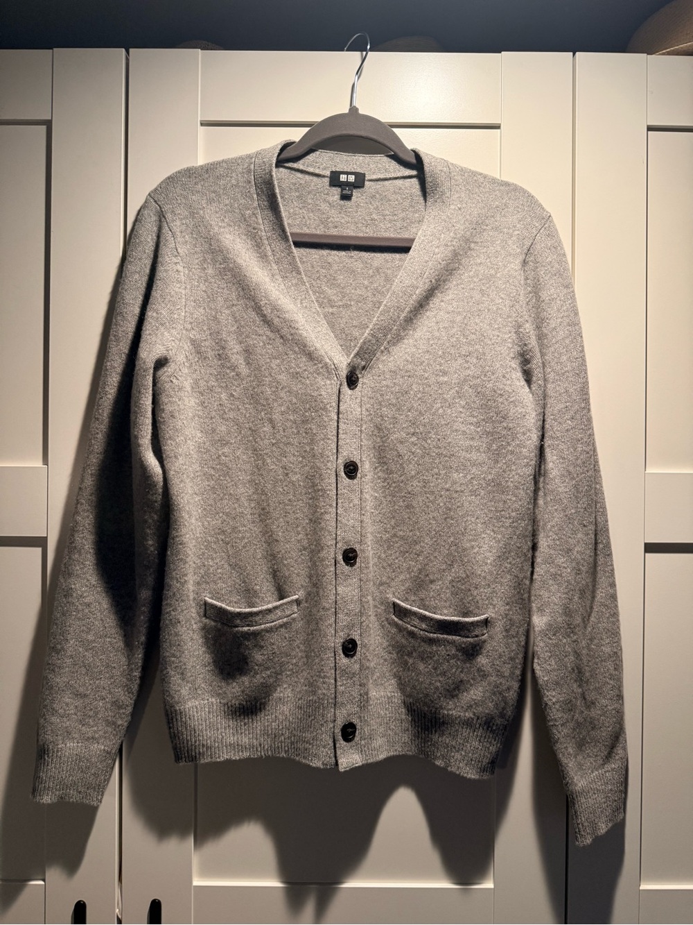 Uniqlo Light Gray V-Neck Button Cardigan